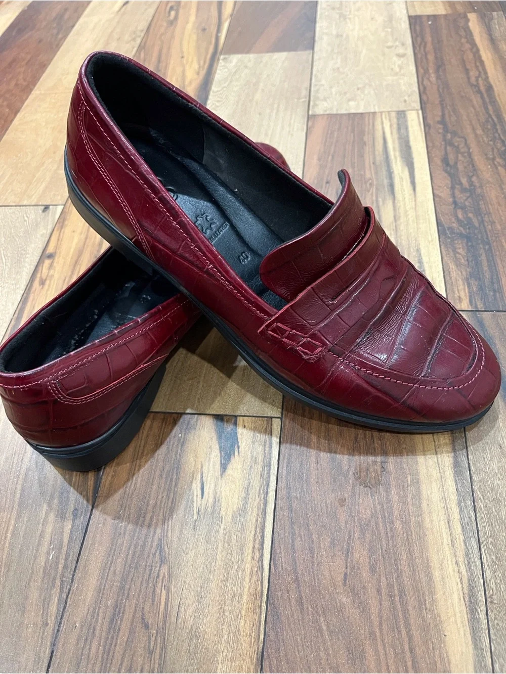 ECCO Dress Classic 15 Croc Embossed Leather Penny Loafers Burgundy EU 40 us9-9.5